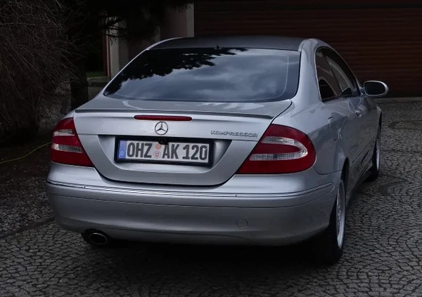 Mercedes-Benz CLK cena 15800 przebieg: 240000, rok produkcji 2004 z Janikowo małe 704